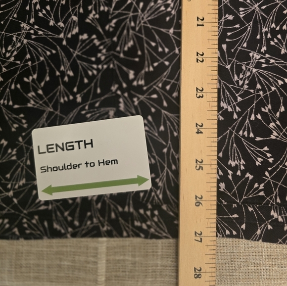 Land's End Medium Cotton Blend(?) Navy Short Sleeve Pockets Scrub Top - Picture 8 of 8